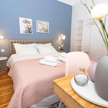 Large, Sunny, Modern Fully Renovated, Next To Agia Sofia