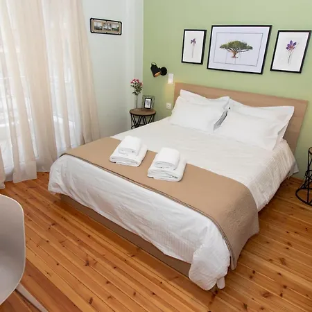 Large, Sunny, Modern Fully Renovated, Next To Agia Sofia Apartment *